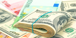 جدیدترین قیمت دلار و یورو در بازار تهران/ رفت و برگشت دلار در نزدیکی مرز 16 هزار تومان/ صرافی بانکی ملی دلار را گران کرد