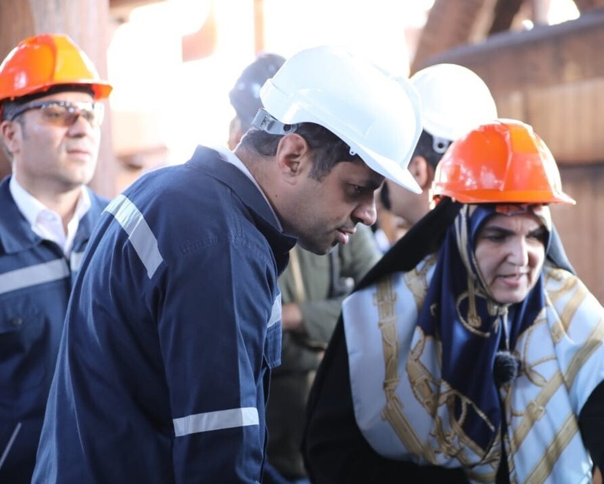 بازدید مشاور رئیس&zwnj;جمهور در امور همکاری&zwnj;های اقتصادی از شرکت صبا فولاد خلیج فارس