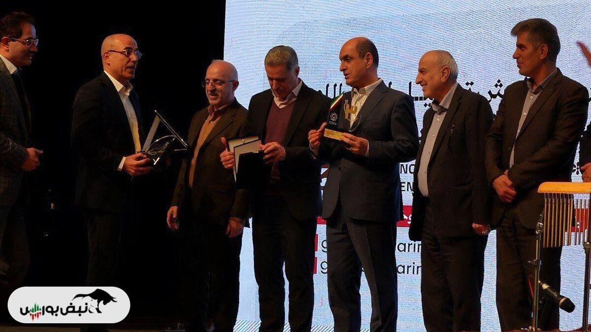 تجلیل از داروسازی بهوزان و دکتر بهرام ترکان در همایش فعالان اکوسیستم کارآفرینی استان گیلان