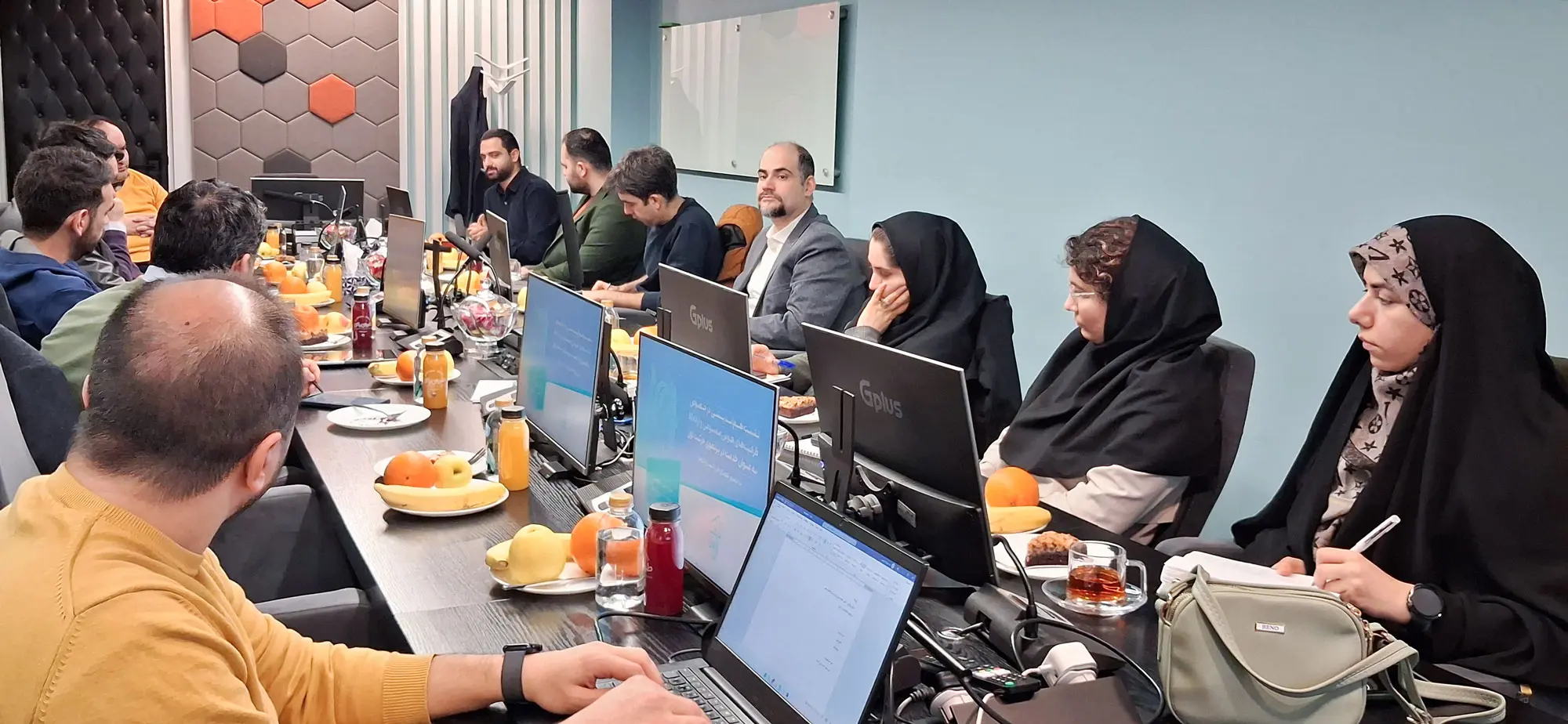 نشست هم‌اندیشی «هوش مصنوعی به‌عنوان خدمت» در حرکت اول برگزار شد