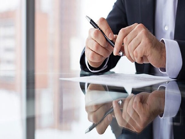 یعقوب محمودی کیست؟
