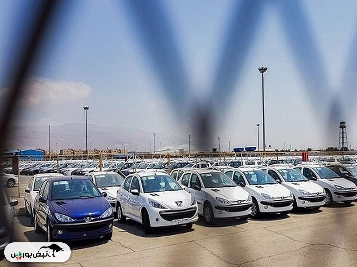 عقب‌نشینی مشتریان از بازار خودرو