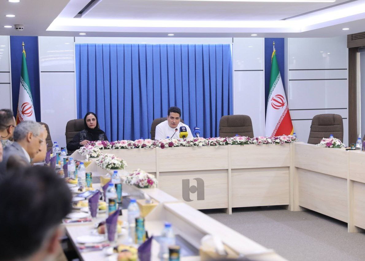 برگزاری بزرگترين کنسرت مردمی تاریخ موسیقی ایران با حضور همایون شجریان در میدان آزادی/همایون شجریان: بانک صادرات ایران همراه ما در کنار مردم ایستاده است