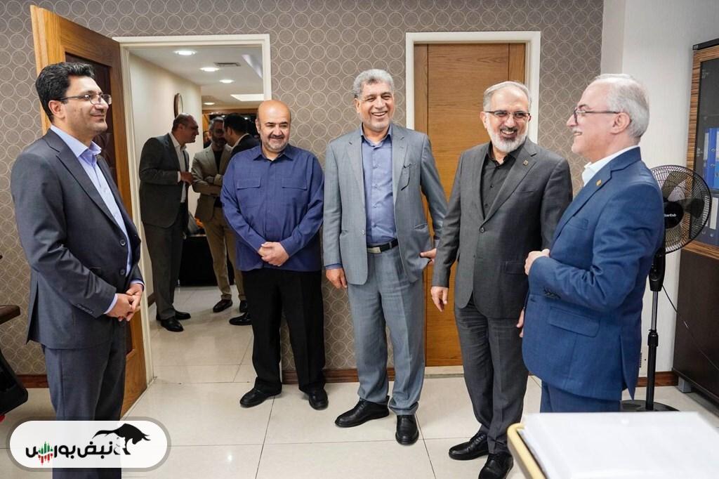 پشت پرده بدهی‌های کلان و بدون بازگشت در بانک مسکن | زمزمه‌های برکناری «علی خورسندیان» با حکم وزیر اقتصاد