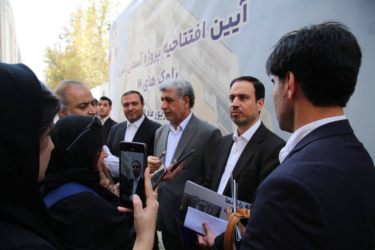 افتتاح ۱۲۰ واحد دیگر از پروژه ۲۸۰۰ واحدی آسمان البرز با حضور مدیران عامل گروه مالی بانک مسکن و ثمسکن