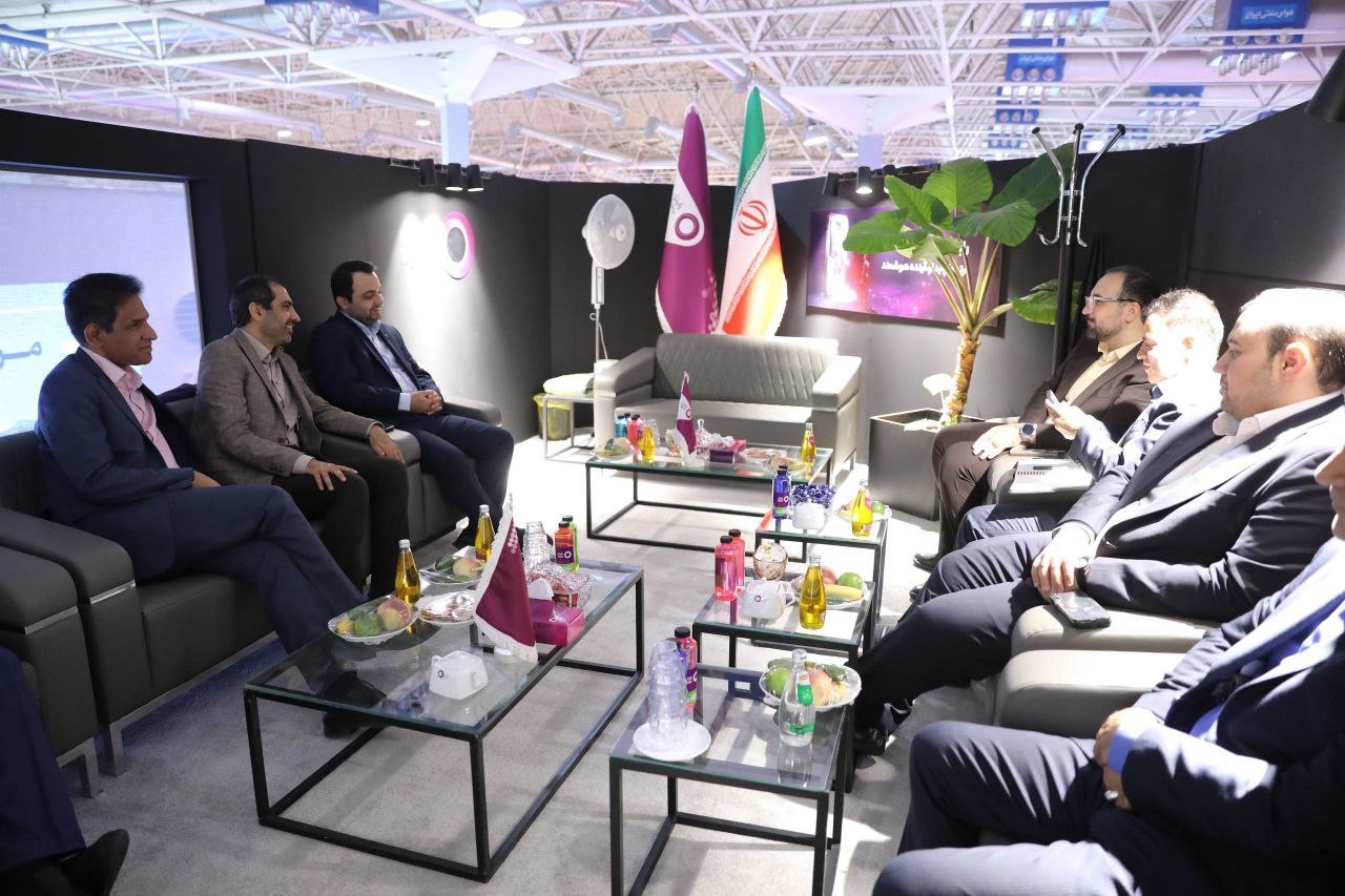 مدیران عامل بانک صادرات ایران و ایرانسل تفاهم‌نامه همکاری امضا کردند