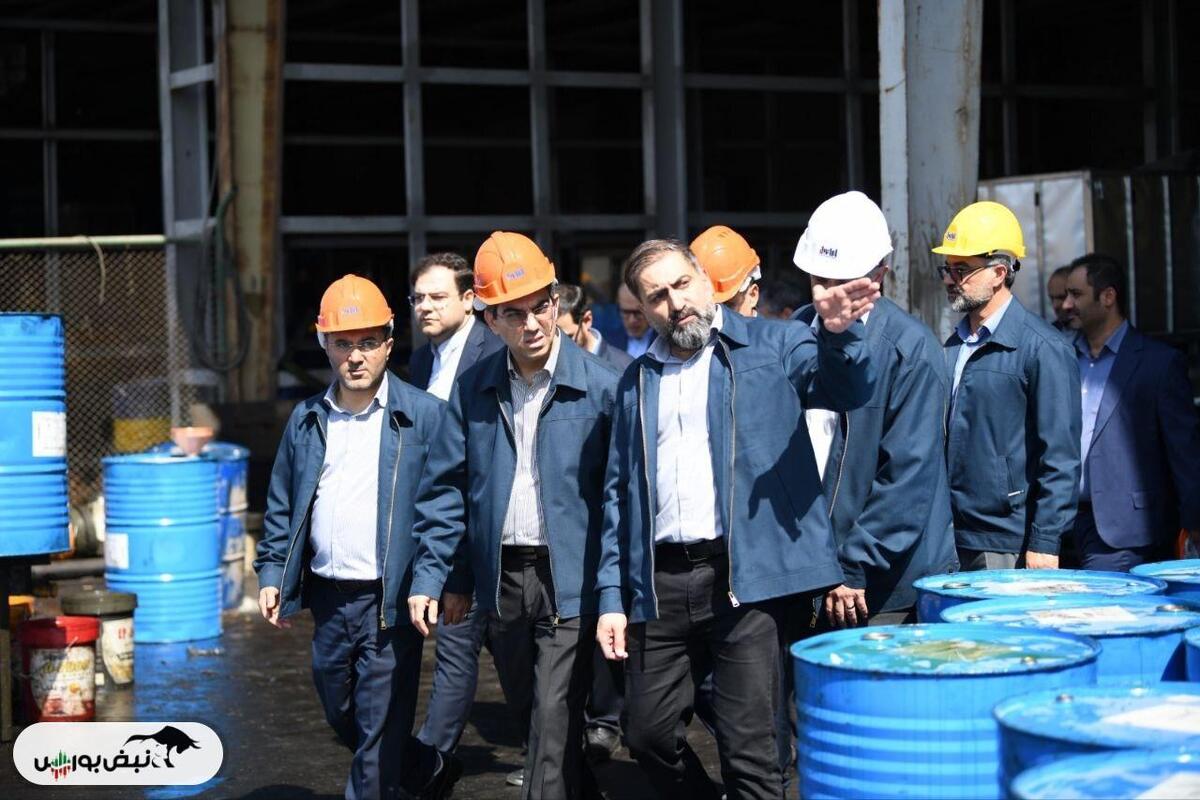 بازدید مدیرعامل تاپیکو از شرکت نفت ایرانول | تأکید شهیدی‌پور بر توسعه صادرات و نوآوری