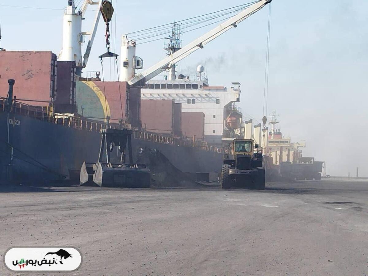 خام‌فروشی سنگ‌آهن؛ تهدیدی برای بقای صنعت فولاد ایران