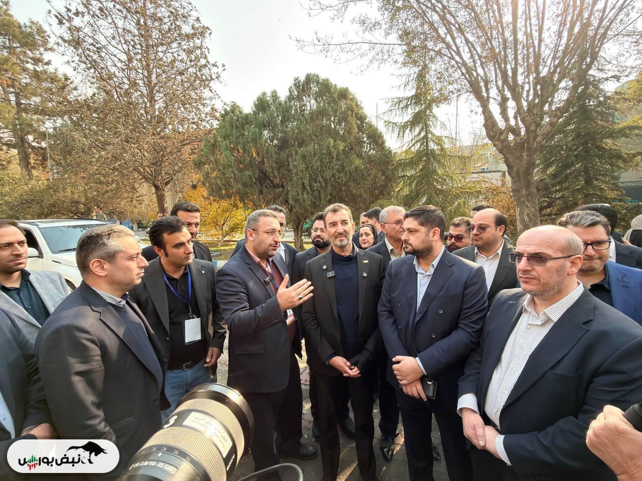 نخستین دستگاه «سولارواش» ساخت چادرملو توسط رییس هیأت عامل ایمیدرو رونمایی شد