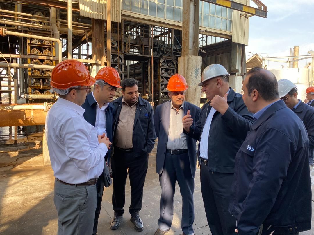 بازدید مهندس نجمالدین از پالایشگاه روغنسازی آبادان و پایانه صادراتی بندر امام (ره) بازدید مهندس نجمالدین از پالایشگاه روغنسازی آبادان و پایانه صادراتی بندر امام (ره)