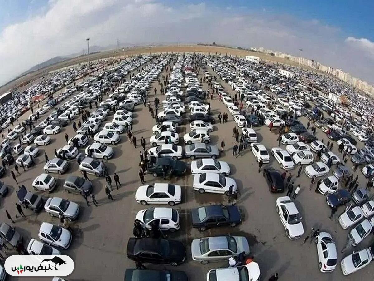 قیمت خودرو به آسمان رسید