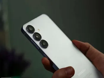 قیمت گوشی سامسونگ، شیائومی و آیفون یکشنبه ۶ اردیبهشت ۱۴۰۵