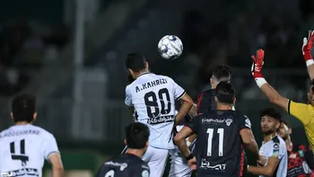 رحمتی بیخیال صدر جدول نیست/ آبی‌های خوزستانی علیه ویراژهای پیکان با دقیقی