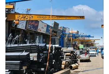 بازار آهن همچنان اسیر درگیری‌های سیاسی و رکود انتظاری
