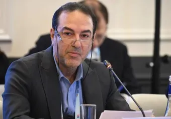 عذرخواهی معاون وزیر بهداشت از خبرنگاری که با او درگیری لفظی داشت
