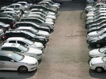 قیمت انواع خودرو داخلی و خارجی امروز ۱۷ فروردین ۱۴۰۵