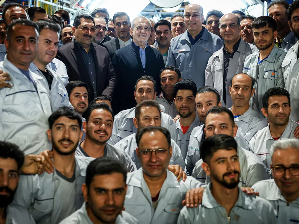 بازدید پزشکیان از خودروسازی سایپا بازدید پزشکیان از خودروسازی سایپا