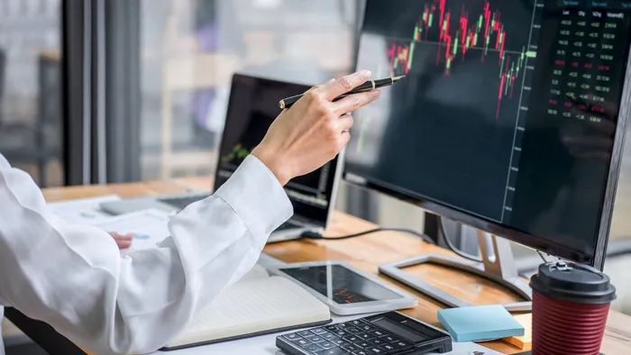 کدام صنایع در فصل مجامع جذاب‌ترند؟