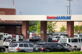 قیمت بنزین در آمریکا از ۳ دلار گذشت