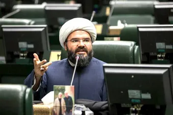 نماینده مجلس: رشد ۱۶ درصدی ارز باعث گرانی ۱۰۰ الی ۲۰۰ درصدی در اقلام معیشتی مردم شده !