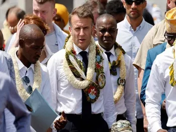 ماکرون در موریس: دخالت در گفت‌و‌گو‌های هسته‌ای روی سایلنت