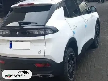 خودرو ری‌را با قیمت‌های فضایی در بازار استارت خورد