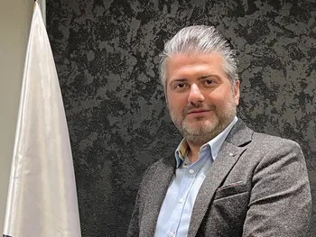 حسین فلاح طلب کیست؟