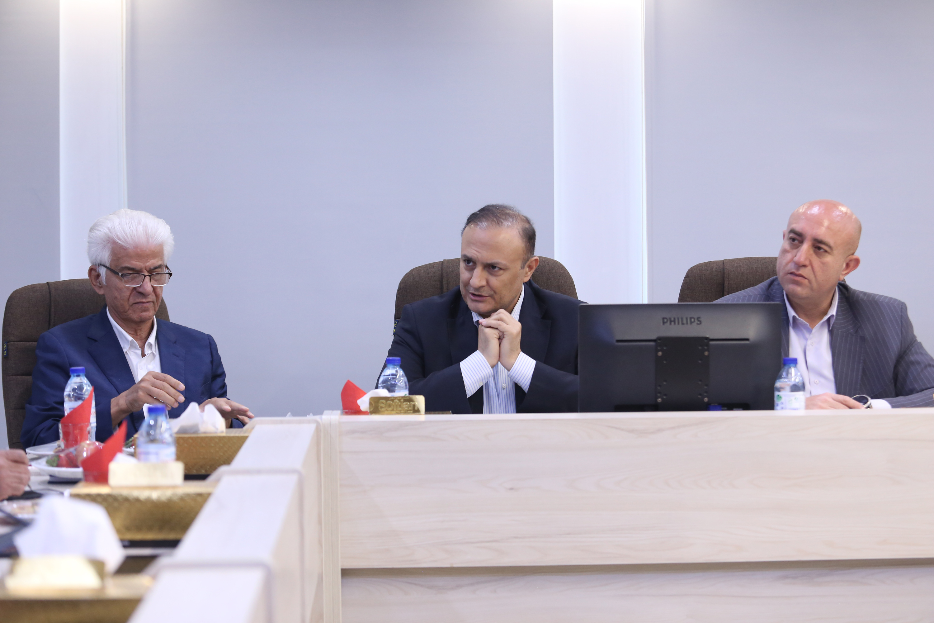بانک صادرات ایران و جهاد اقتصادی در صنعت قطعهسازی؛ چشمانداز نوین تأمین مالی کسب و کارها و زنجیره تولید/ تأکید قربان اسکندری بر توسعه کمی و کیفی خطوط تولید در چارچوب سازندگی نوین و جهاد اقتصادی بانک صادرات ایران و جهاد اقتصادی در صنعت قطعهسازی؛ چشمانداز نوین تأمین مالی کسب و کارها و زنجیره تولید/ تأکید قربان اسکندری بر توسعه کمی و کیفی خطوط تولید در چارچوب سازندگی نوین و جهاد اقتصادی