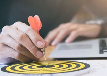 بررسی آمارهای مهم بورسی در یک ماه گذشته