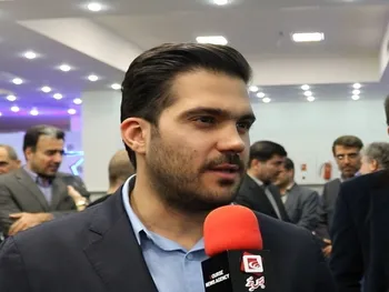 کوروش شمس کیست؟