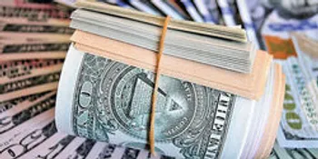 بررسی نوسانات دلار در سالی که گذشت