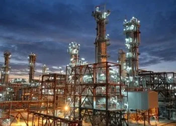 عرضه ۷۶هزار تن فرآورده‌های نفتی و پتروشیمی