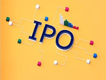 یک اپراتور تلفن همراه در راه بورس