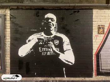 شور و شوق توپچی‌ها برای خرید جدید؛ دیوارنگاره ابرچی ازه با پیراهن آرسنال در لندن / عکس