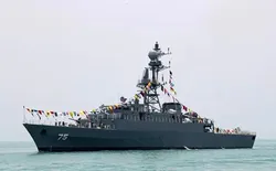 ناوشکن دنا هدف قرار گرفت و غرق شد