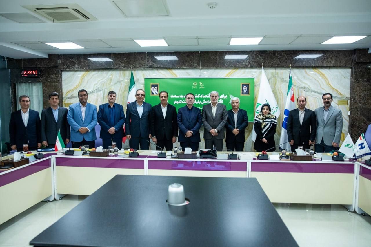 امضای تفاهمنامه تامین مالی نوین دانشبنیان بین بانک صادرات ایران و صندوق نوآوری و شکوفایی/ سازندگی نوین با تاکید بر اقتصاد دیجیتال دانشبنیان؛ نقش محوری نظام بانکی در تثبیت اقتصاد پساجنگ امضای تفاهمنامه تامین مالی نوین دانشبنیان بین بانک صادرات ایران و صندوق نوآوری و شکوفایی/ سازندگی نوین با تاکید بر اقتصاد دیجیتال دانشبنیان؛ نقش محوری نظام بانکی در تثبیت اقتصاد پساجنگ