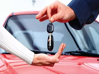 تصاویر تحویل اولین خودروهای وارداتی