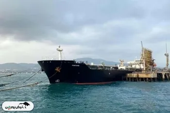 حمله آمریکا به نفتکش ایرانی؟ | گزارش‌های ضد و نقیض از حادثه آتش سوزی نفتکش