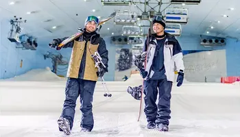 اسکی در پیست اسکی دبی یک تفریح خانوادگی مهیج