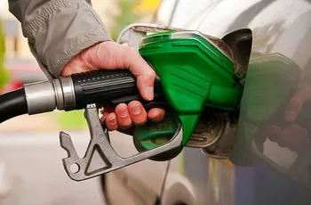 آیا اصلاح قیمت بنزین در شرایط اقتصادی ایران کار درستی است؟
