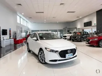 طرح فروش مزدا ۳ وارداتی آغاز شد