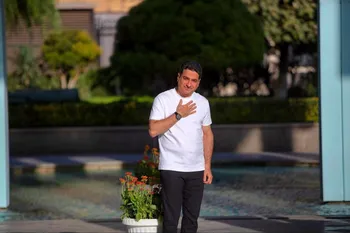 برگزاری بزرگترين کنسرت مردمی تاریخ موسیقی ایران با حضور همایون شجریان در میدان آزادی/
همایون شجریان: بانک صادرات ایران همراه ما در کنار مردم ایستاده است