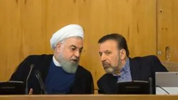 بازگشت دلا‌ر از مسیر نزولی/ واکنش همتی و واعظی به شایعات ارزی چه بود؟