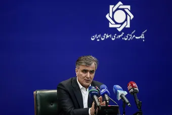فرزین: دارایی‌های بانک آینده سابق مشتری دارد!
