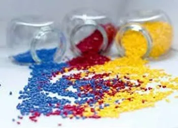 عرضه ۶۲ هزار تن مواد پلیمری؛ ۱۶ شهریور