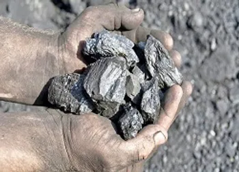 عرضه ۴۰۰هزار تن سنگ آهن کلوخه و دانه بندی