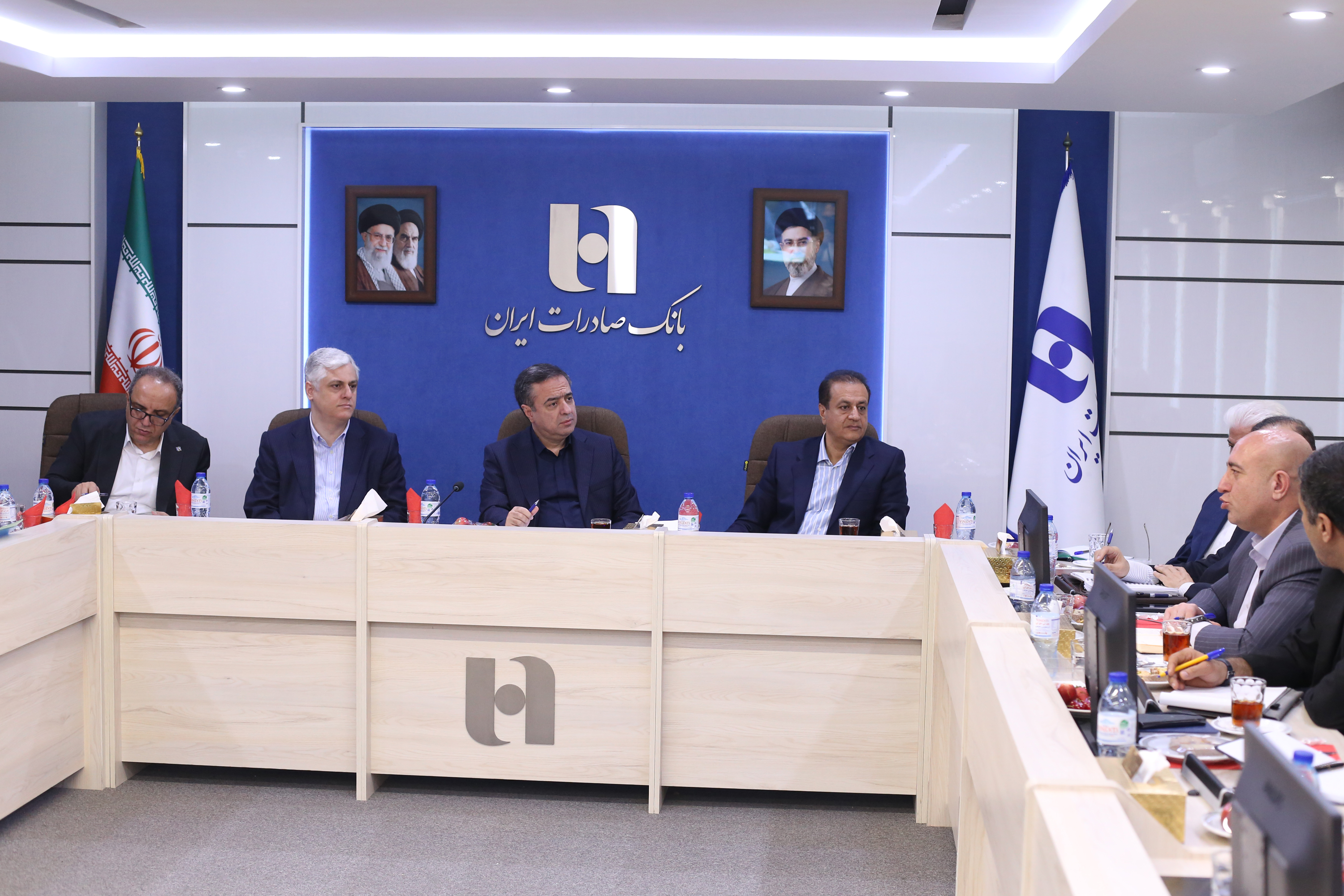 بانک صادرات ایران و جهاد اقتصادی در صنعت قطعهسازی؛ چشمانداز نوین تأمین مالی کسب و کارها و زنجیره تولید/ تأکید قربان اسکندری بر توسعه کمی و کیفی خطوط تولید در چارچوب سازندگی نوین و جهاد اقتصادی بانک صادرات ایران و جهاد اقتصادی در صنعت قطعهسازی؛ چشمانداز نوین تأمین مالی کسب و کارها و زنجیره تولید/ تأکید قربان اسکندری بر توسعه کمی و کیفی خطوط تولید در چارچوب سازندگی نوین و جهاد اقتصادی