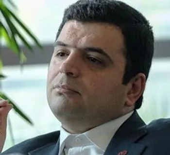 بازار سرمایه یک بازار حرفه‌ای است