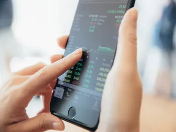 تاثیر کاهش ارزش رمزارزها بر بازار سهام