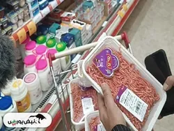 دولت به مردم کالابرگ دلاری و سبد کالا می‌دهد